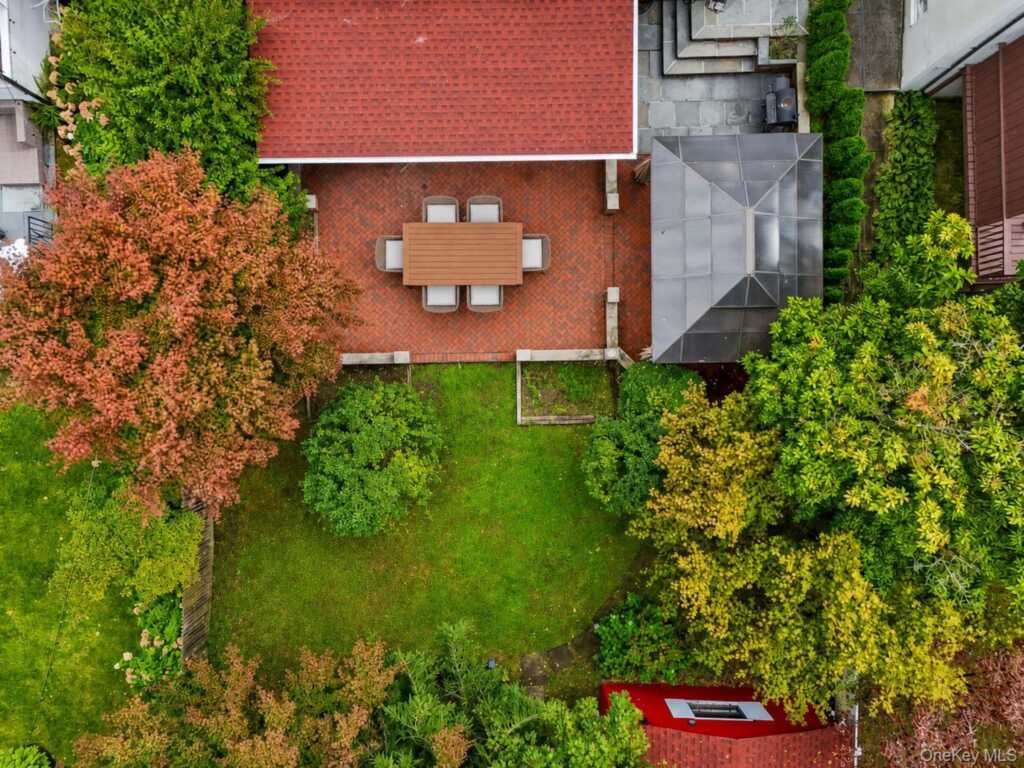 74 Tamarack Road, Rye, NY 10573 - Photo 2 of 25