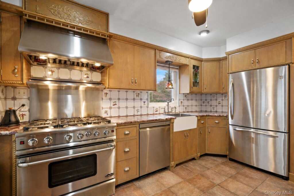 74 Tamarack Road, Rye, NY 10573 - Photo 8 of 25